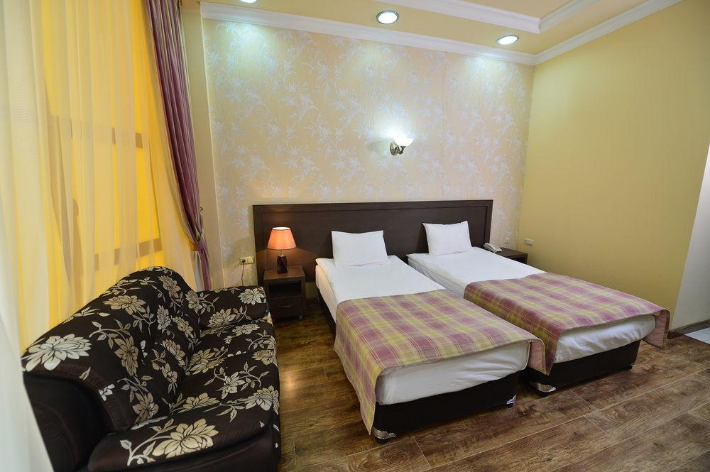 Yerevan Deluxe Hotel Exterior foto
