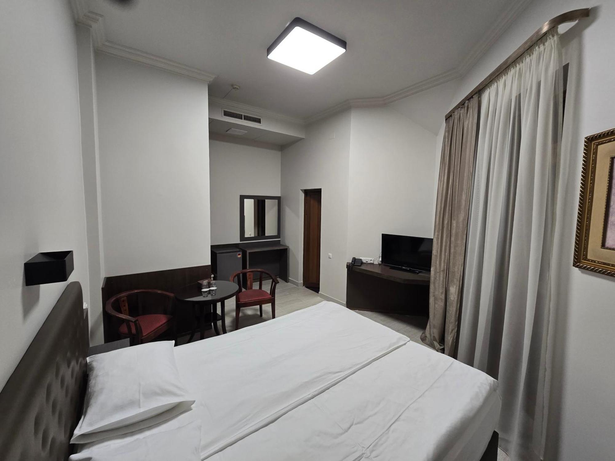 Yerevan Deluxe Hotel Exterior foto
