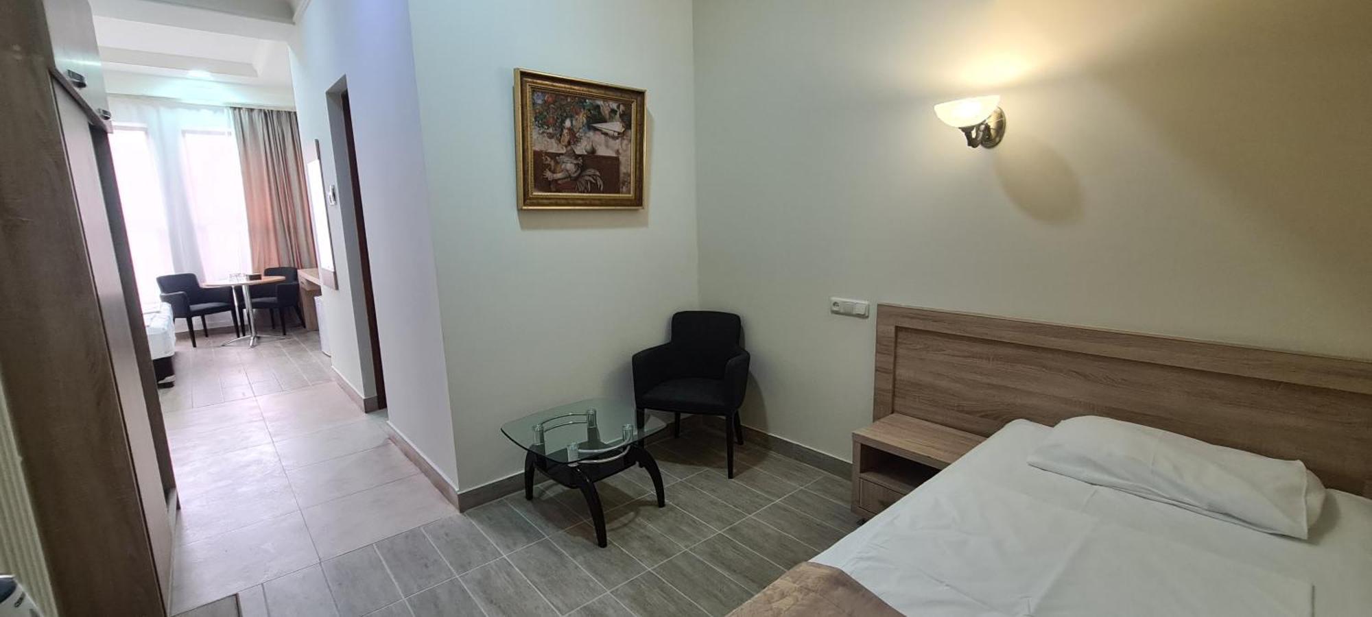 Yerevan Deluxe Hotel Exterior foto