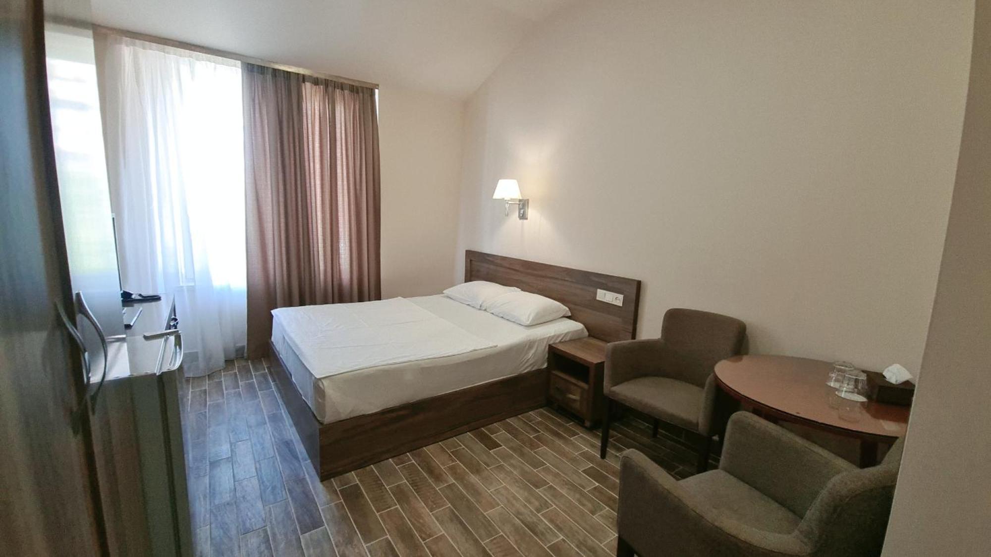 Yerevan Deluxe Hotel Exterior foto