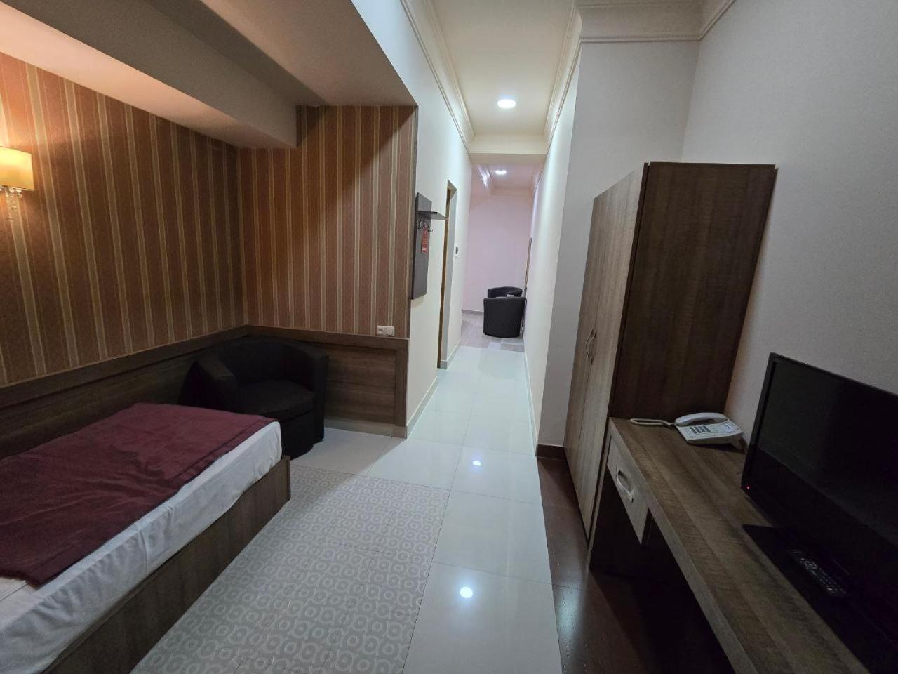 Yerevan Deluxe Hotel Exterior foto