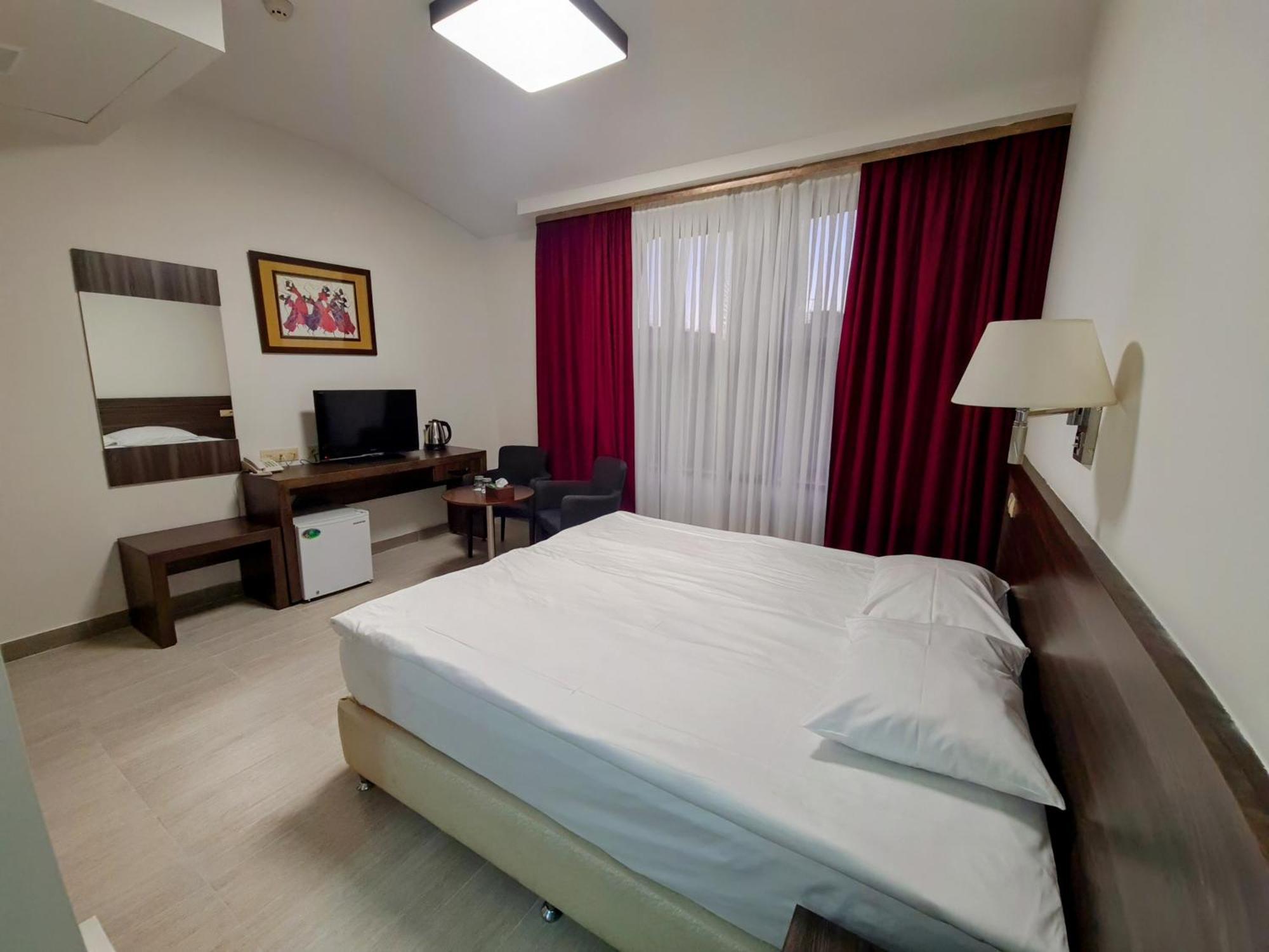 Yerevan Deluxe Hotel Exterior foto