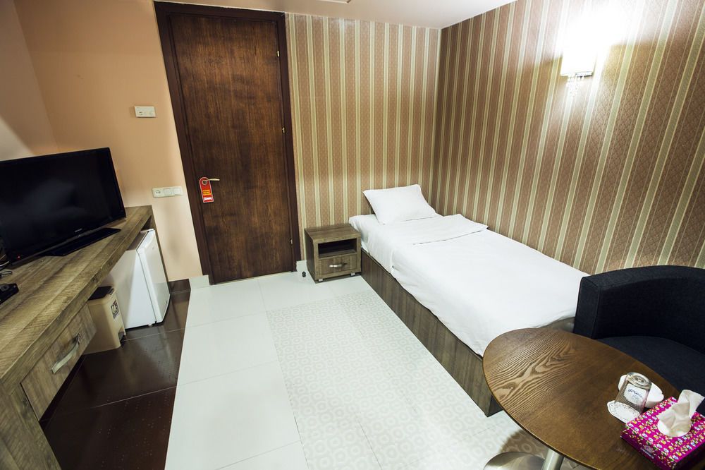 Yerevan Deluxe Hotel Exterior foto