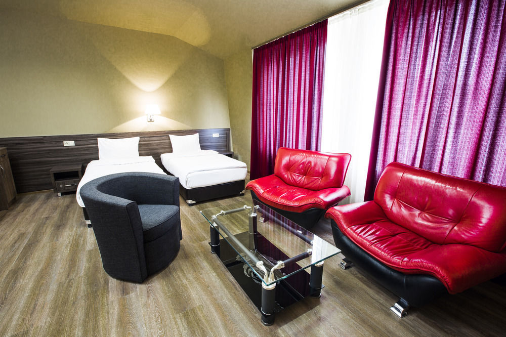 Yerevan Deluxe Hotel Exterior foto
